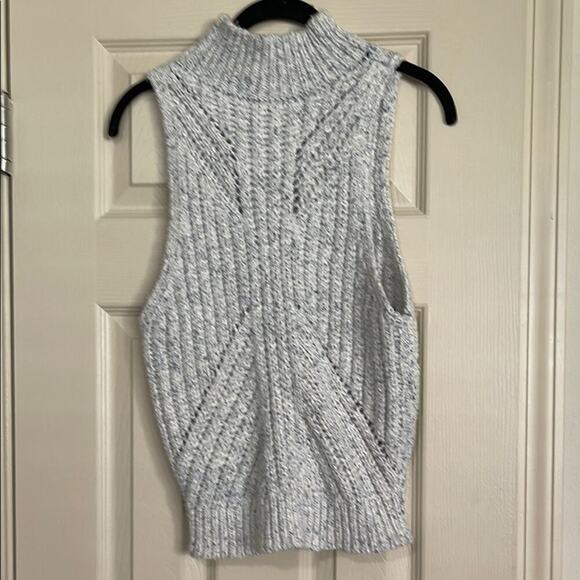 Women's Gray Sleeveless Sweater - Picture 1 of 4